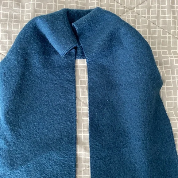 Peruvian Alpaca Camargo dark blue fringe scarf - Picture 3 of 17